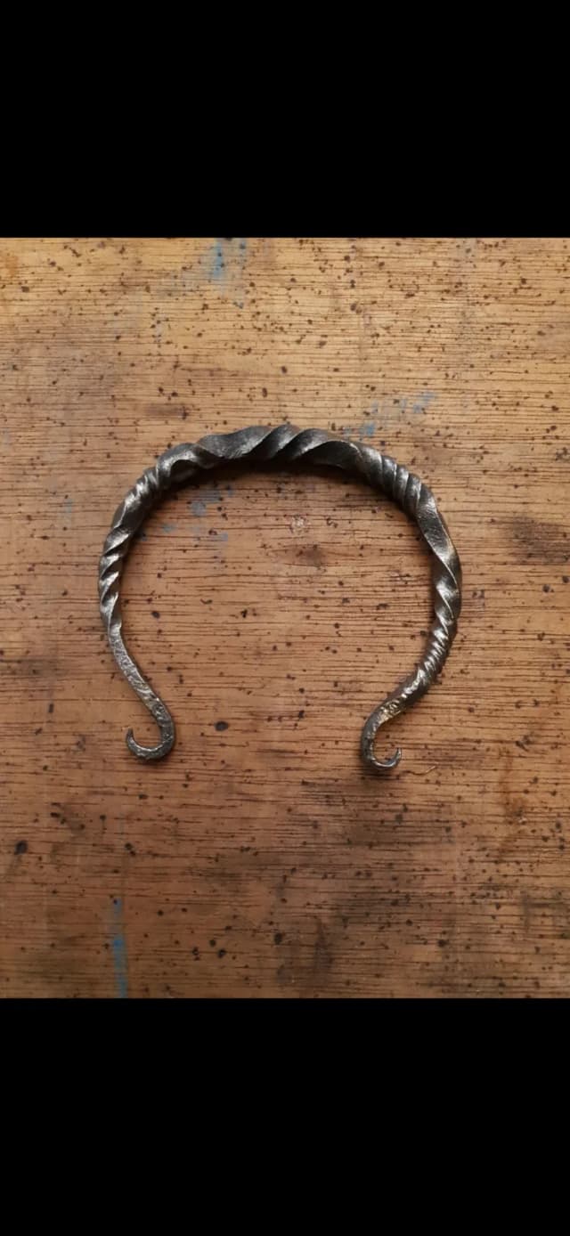 Forged bracelet